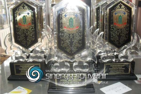 plakat perisai ndayak