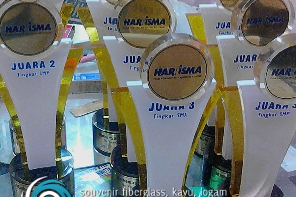 plakat trophy harisma