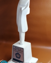 plakat wisuda abstrak